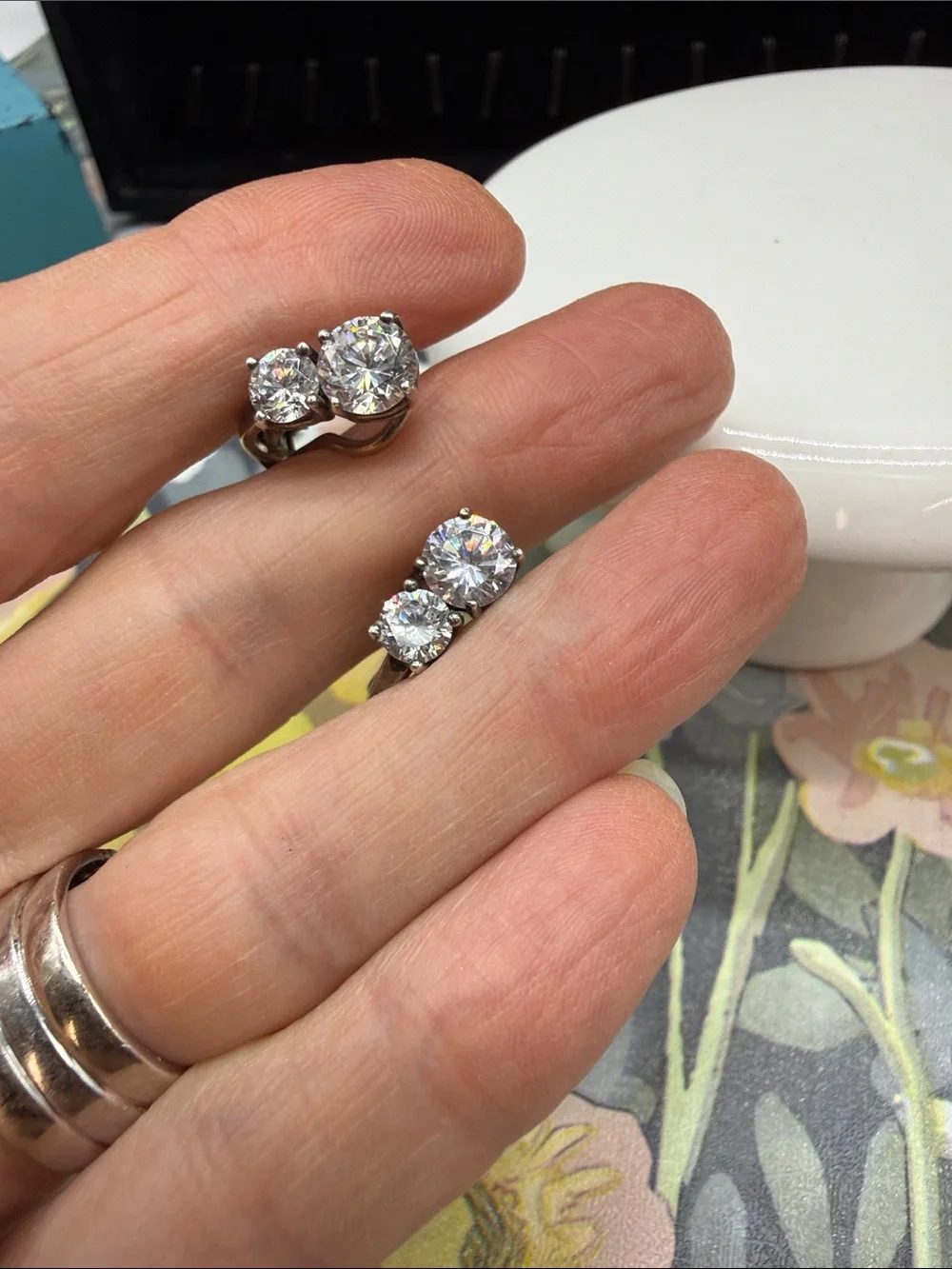 ⭐️925 Sterling Silver Earrings Round Cut Sparkling Clear CZ lever back clip on